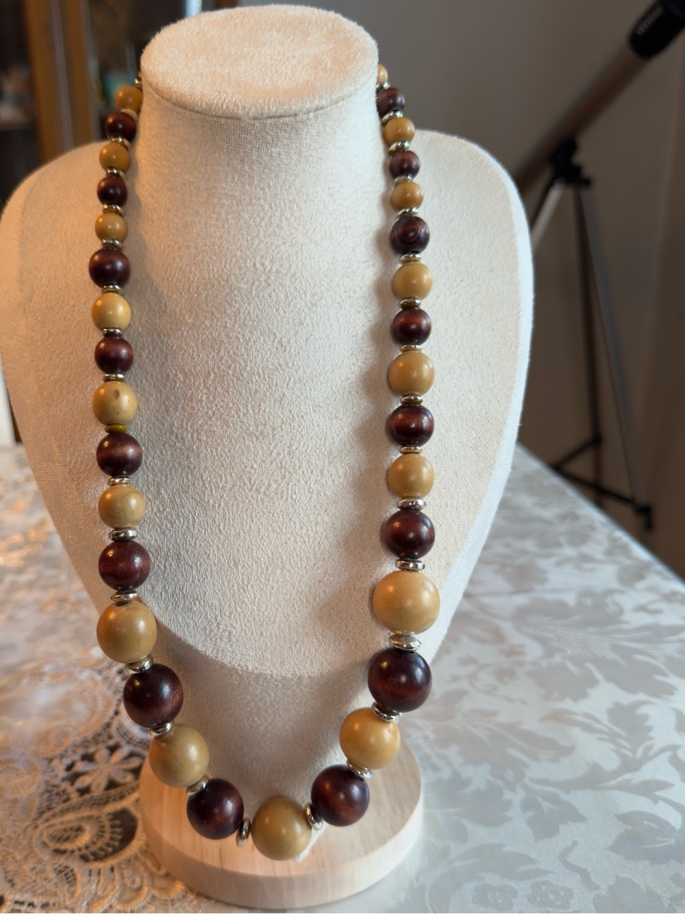 Two-Tone Brown and Tan Beaded Necklace with Metallic Accents